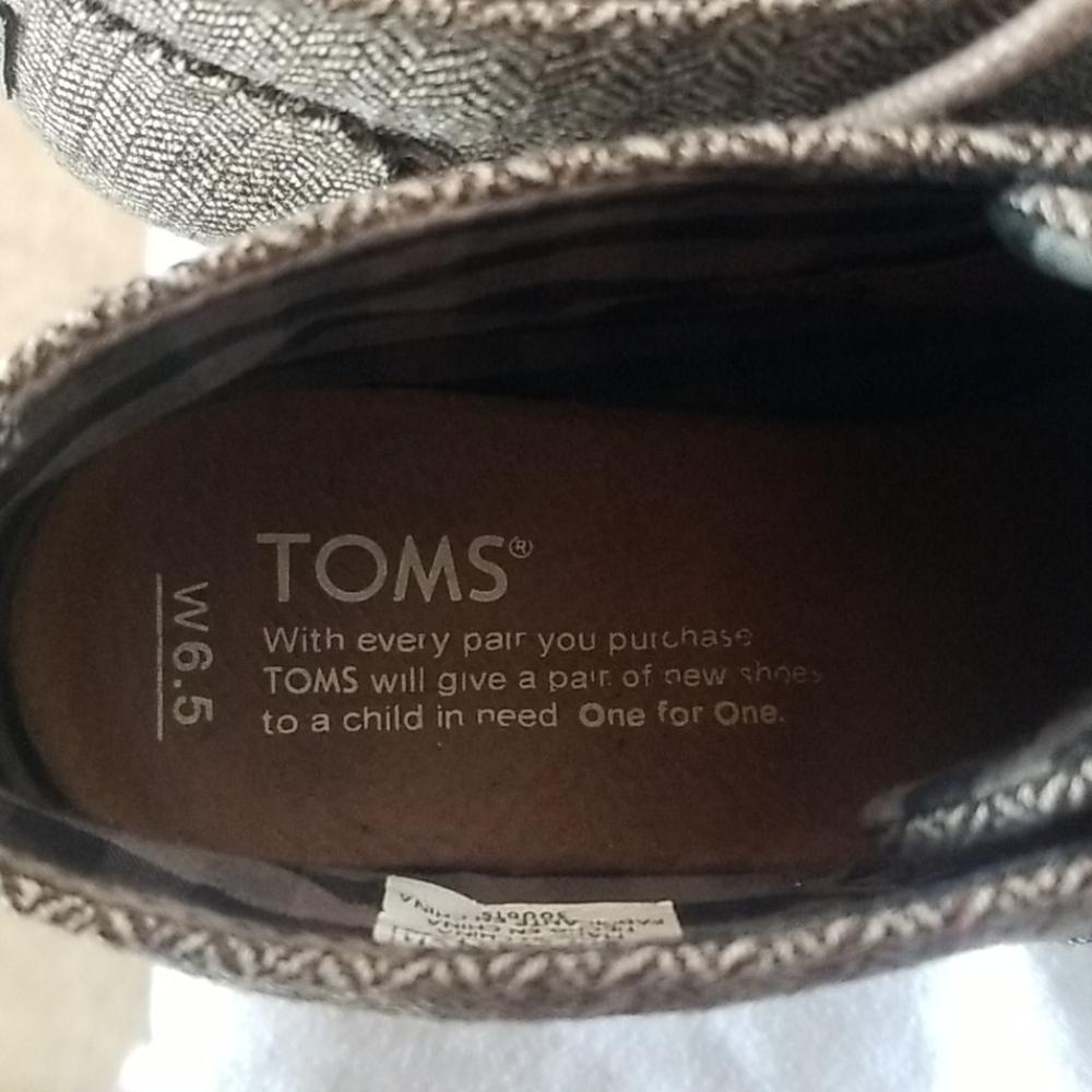 Toms - Picture 4 of 7